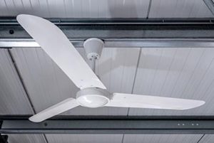 Industrie-Deckenventilatoren und Regelungen - Produkte für Hallenheizung